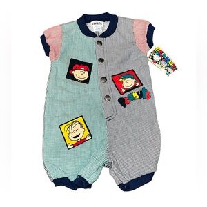 NWT Vintage 90's Peanuts Charlie Brown USA snap button baby romper .